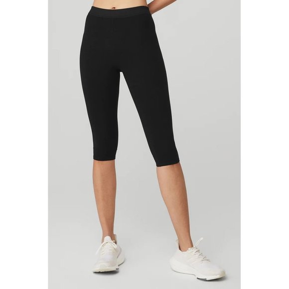 ALO Yoga Pants - Alo Yoga ALOSOFT HIGH-WAIST ICONIC 90'S CAPRI Black | XXS